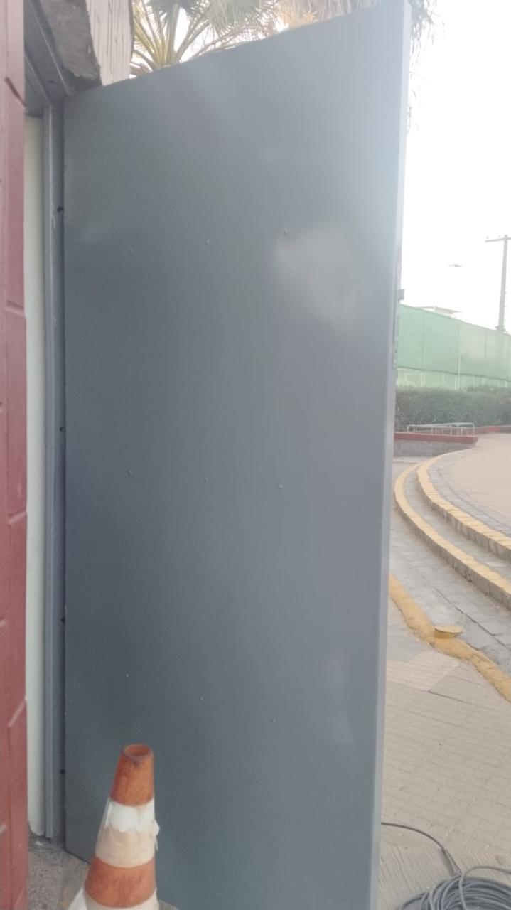 CONSTRUCCIÓN DE PUERTAS BLINDADAS