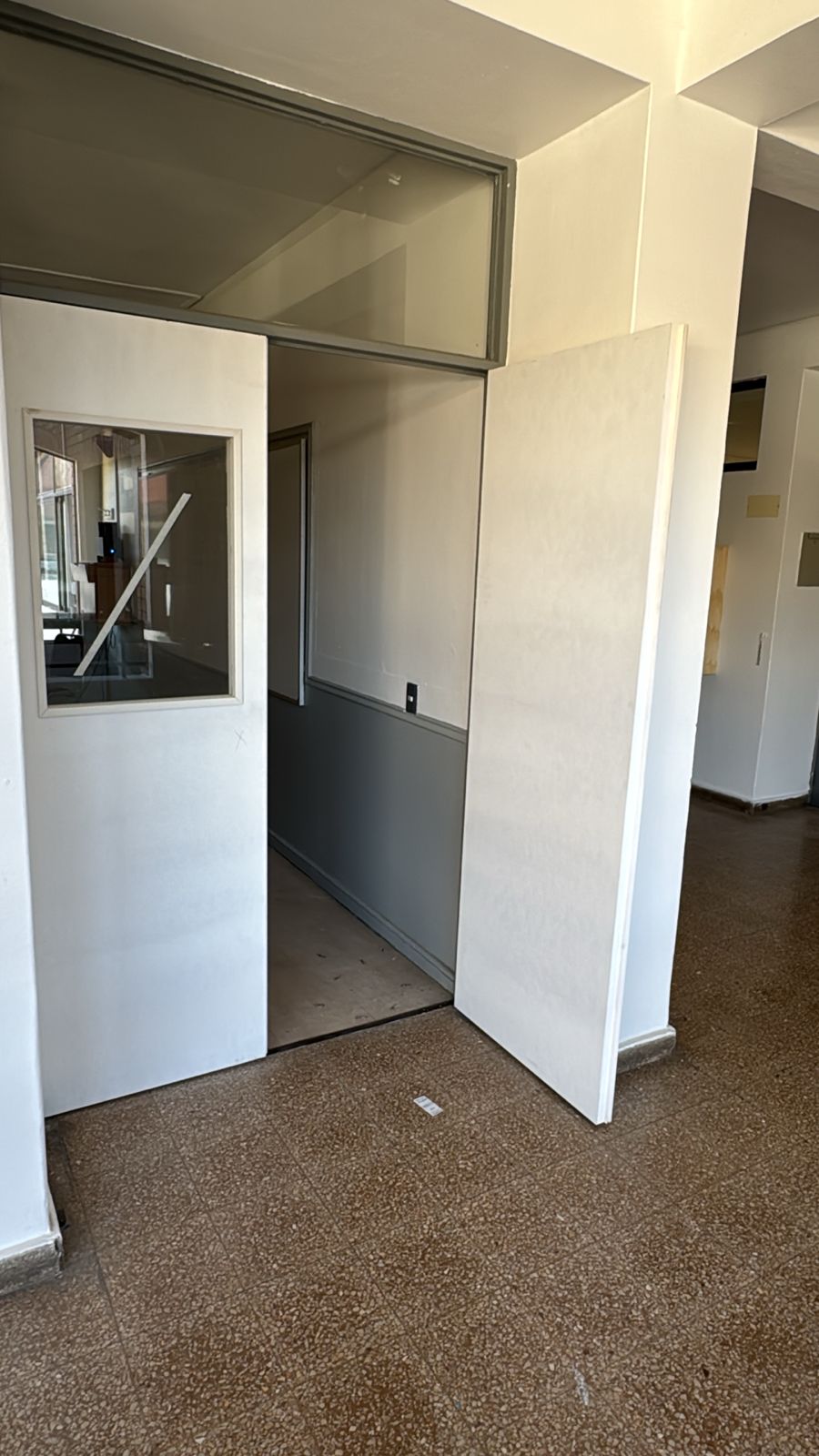INSTALACIÓN Y PINTURAS SALAS DE CLASES