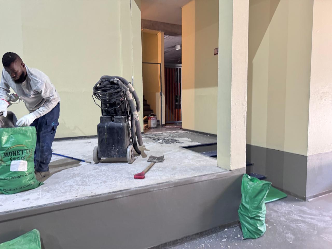 REMODELACIÓN DE PISO ESCENARIO