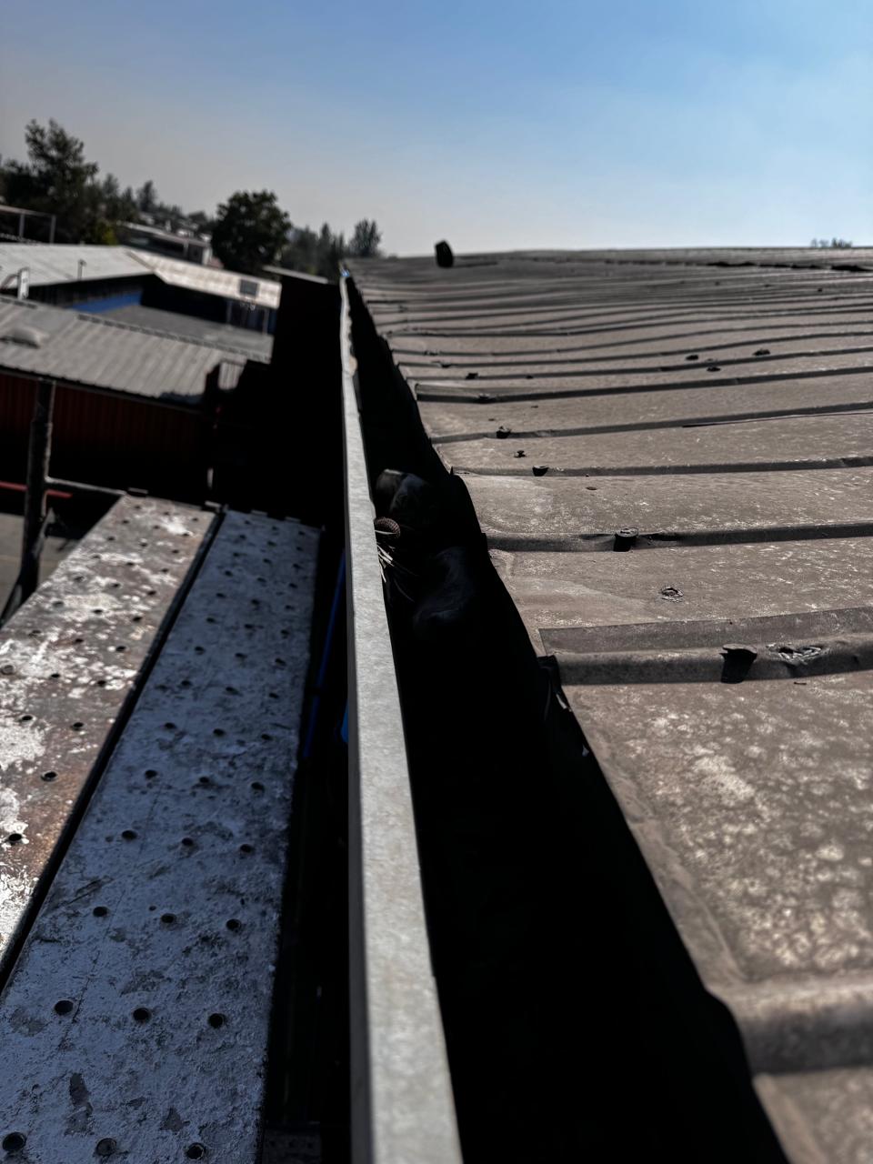 LIMPIEZA DE CANALETAS COLEGIO ROSARIO CONCHA