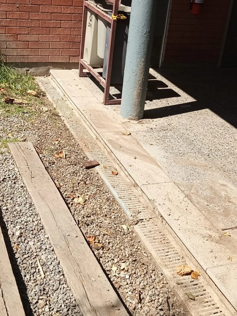 INSTALACIÓN DE CANALETAS PARA LLUVIAS