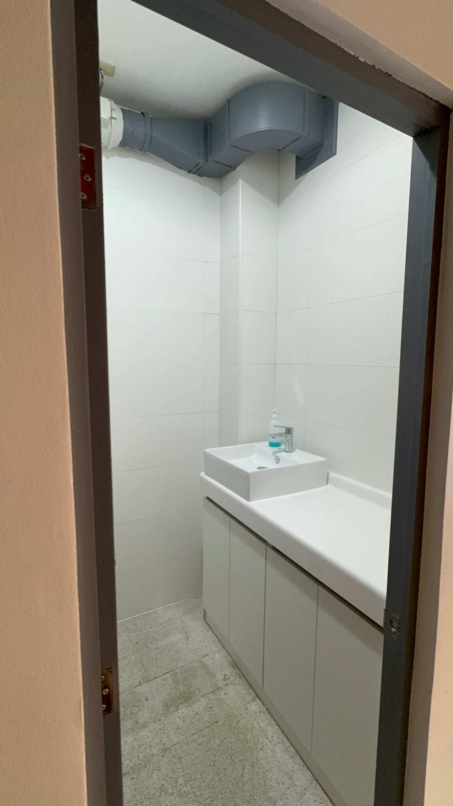 Construcción y Remodelación de baños y sala de profesores - Colegio Academia de Humanidades