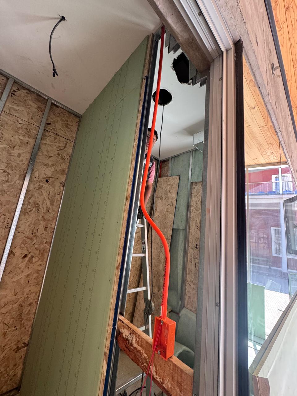 Construcción y Remodelación de baños y sala de profesores - Colegio Academia de Humanidades