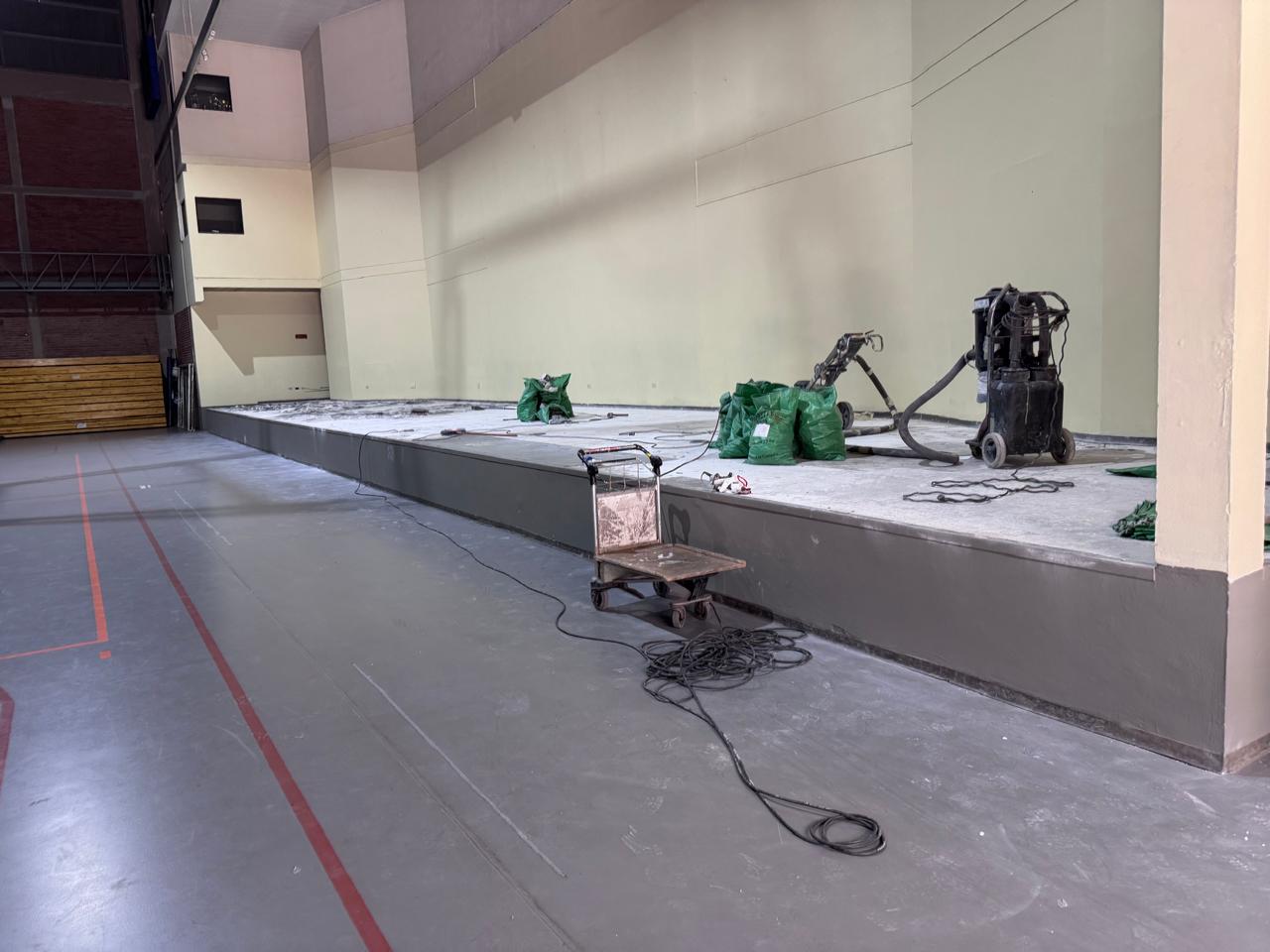 REMODELACIÓN DE PISO ESCENARIO