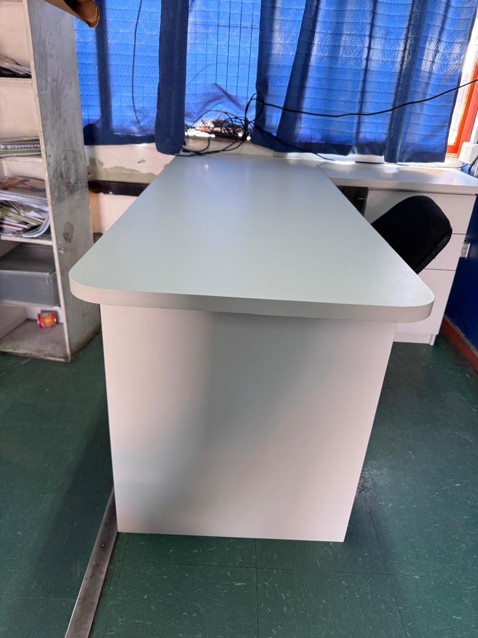 FABRICACIÓN ESCRITORIO A MEDIDA