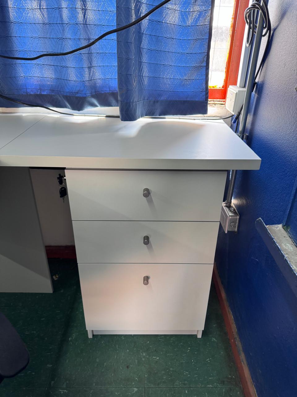 FABRICACIÓN ESCRITORIO A MEDIDA