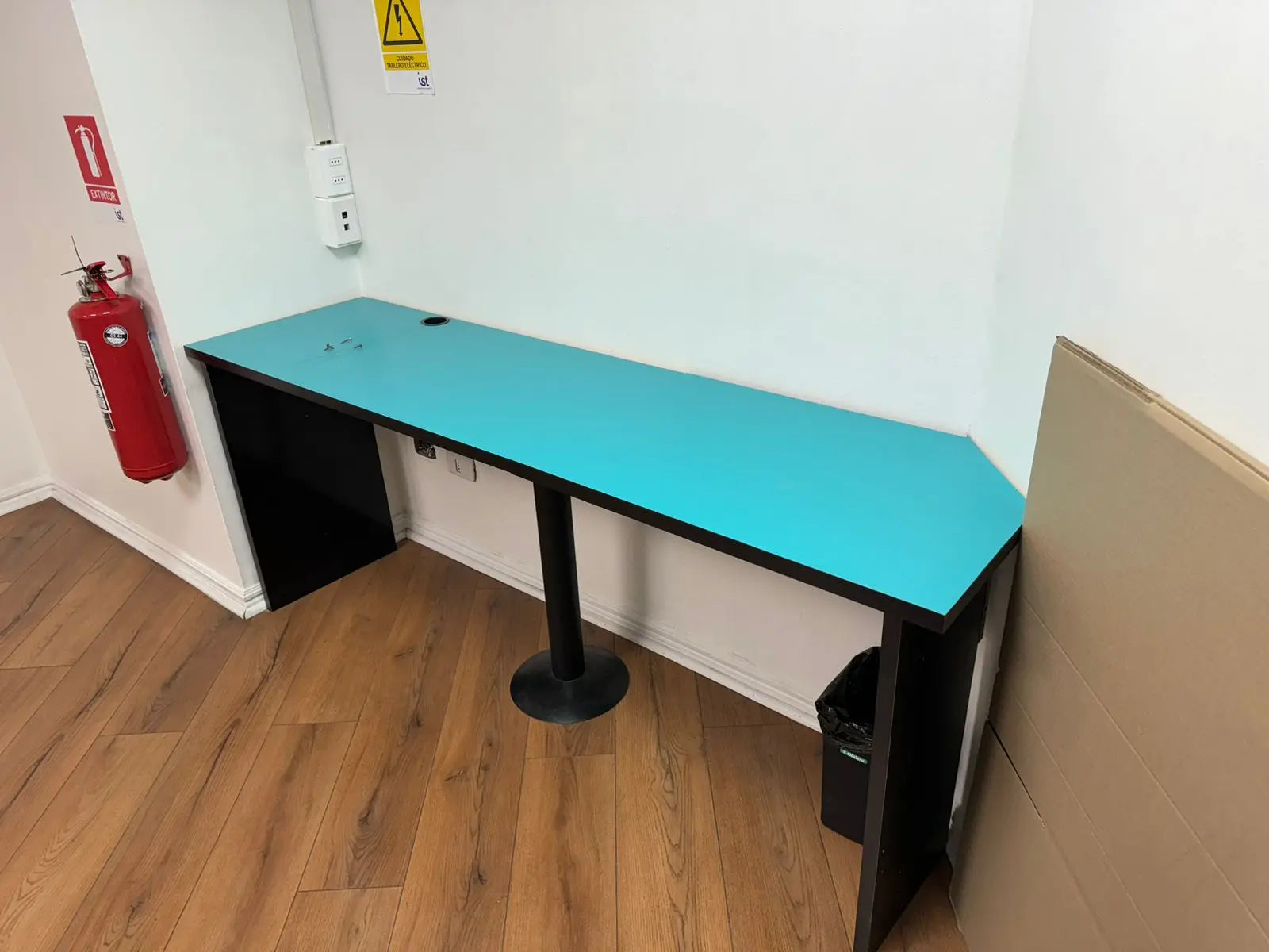trabajos-incosec-remodelacion-muebles-oficina-escritorio-3